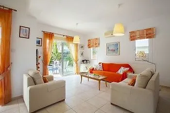 Alkioni 28 * Paralimni
